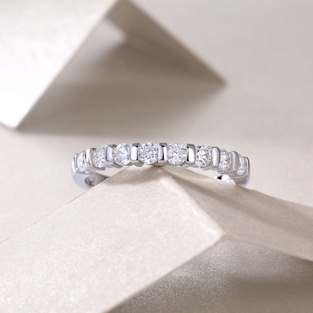 Refined Band S925 Silver Moissanite Ring